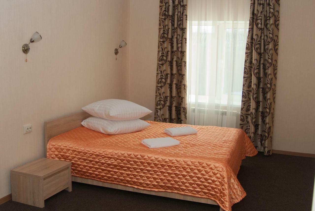 Veles Hotel Brovary Exterior foto